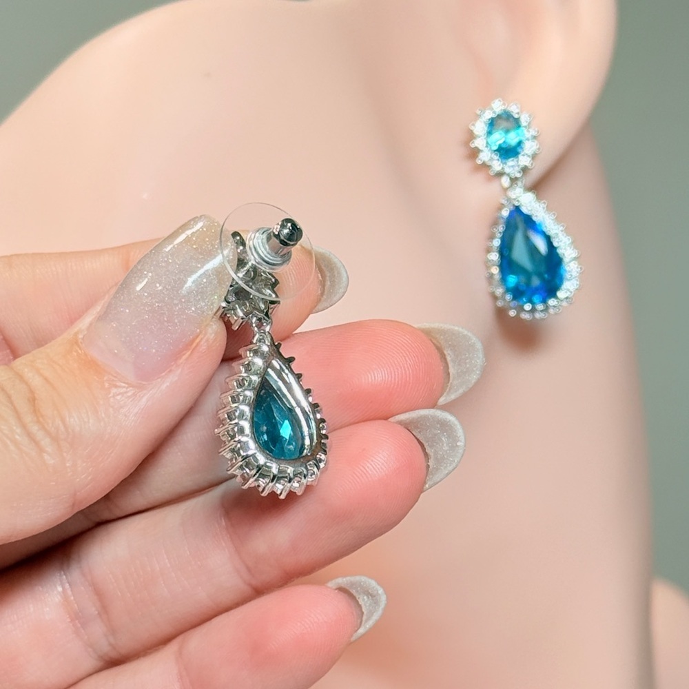⚜️ Elegant Blue and Silver Drop Earrings - Picture 4 of 6